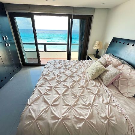 Amazing Beachfront Apartment Канкун Екстериор снимка
