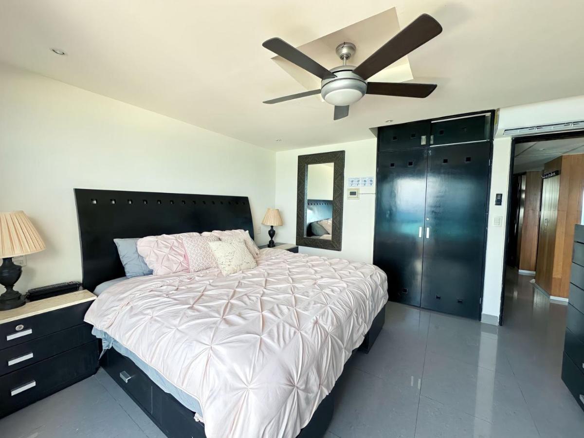 Amazing Beachfront Apartment Канкун Екстериор снимка